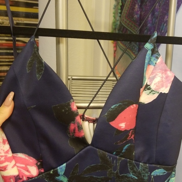 Skater length mini dress - Picture 5 of 6